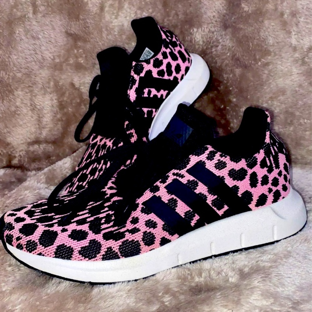 Adidas animal print 7.5